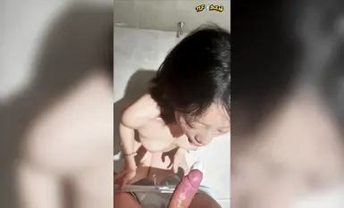 【少蘿聖體】男廁所野戰