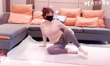 三隻狼SZL-033我的女鄰居瑜伽老師竟然如此淫盪