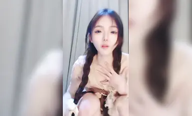 2025年3月最新，抖音網紅女神下海【小饞貓】好美啊，絕對讓你一眼愛上，真是個超級反差的極品尤物，嫩的很全脫 (6)