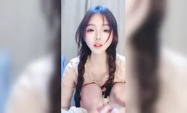 2025年3月最新，抖音網紅女神下海【小饞貓】好美啊，絕對讓你一眼愛上，真是個超級反差的極品尤物，嫩的很全脫 (6)