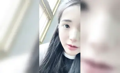 【真實露臉學生妹】土豪重金定製，高顏校花級美女【大二學妹】福利，教室課堂上露奶，宿舍露出自慰，絕品饅頭逼 (4)