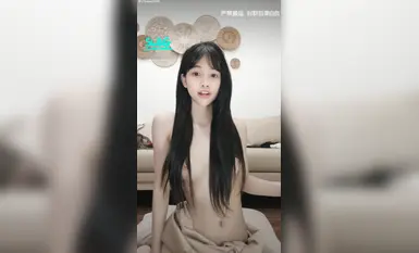 很可愛的越南新主播，大尺度抽插，多次噴水！！_極品蜜桃臀後入，懟鏡頭肉棒抽插、手指插菊花、M腿掰開嫩穴自慰！(1)