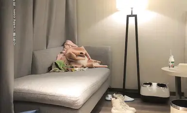 深夜場高顏值大長腿嗲嗲妹子，很溫柔會配合，口交舔弄上位騎乘側入抽插猛操