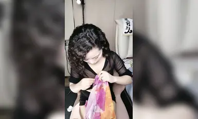 【趁月色小酌】换了新造型首播，笑颜如花~越看越幽魂~全网最骚扣穴自慰