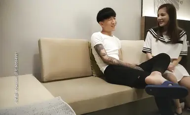 極品瑜伽小姐姐，比男的還會玩，網紅臉魔鬼身材，黑絲情趣誘惑沙發啪啪