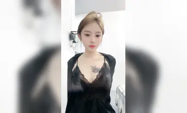 Năm 2007, cô gái xăm mình đẹp nhất "Pondering Tragedy" đã phát sóng trực tiếp, với vẻ ngoài như tiên nữ, đôi chân dài tuyệt nhất, vừa xoa ngực vừa thủ dâm, tôi thực sự ghen tị với bạn trai cô ấy! ② (6)