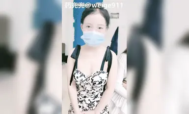 Dinala ng lalaki ang kanyang makatarungan at malambing na kasintahan na may salamin sa isang sex party_Walang awa siyang binugbog ng itim na lalaki_Sobrang pagkabalisa niya_Masyadong makapal ang titi_#Black-loving_#Lolita_#Group P_Bitch_#Slut