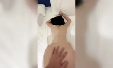 เจ้าพ่อทวิตเตอร์เป็นปรมาจารย์ในการจีบสาว นักฆ่าคนดังทางอินเทอร์เน็ตผู้ร่ำรวยด้วยทองคำคริปทอน "เสือดาวทอง" มีสาวสวยชั้นยอดมากมายอยู่ใต้จู๋ใหญ่ของเขา และสาวโลลิพนักงานต้อนรับบนเครื่องบินที่เป็นข่าวโด่งดังทางอินเทอร์เน็ตก็กินคนนอกทุกคน (3)