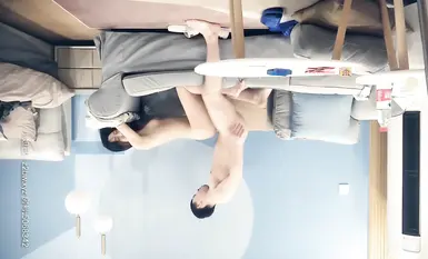 約操高顏值妹子，也抖音網紅美女啪啪，沙發後入懟操怒射浪叫