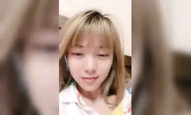 어린 소녀_어머니와 함께 살면서_비밀리에 자위행위