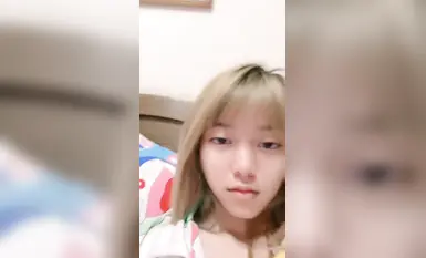 어린 소녀_어머니와 함께 살면서_비밀리에 자위행위