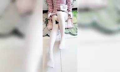 Seorang gadis setinggi sembilan kepala dengan badan yang sempurna sedang berhubung dengan penaja dan dilatih untuk melakukan hubungan seks. Dia cantik dan mempunyai tubuh yang tidak dapat dikalahkan. Dia adalah perempuan jalang kontras terkemuka yang meru