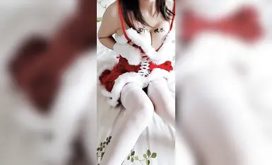 Seorang gadis setinggi sembilan kepala dengan badan yang sempurna sedang berhubung dengan penaja dan dilatih untuk melakukan hubungan seks. Dia cantik dan mempunyai tubuh yang tidak dapat dikalahkan. Dia adalah perempuan jalang kontras terkemuka yang meru