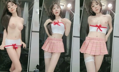 High-value young girl [Lin Luoxi] customized benefits, extraordinary temperament, twisting hips and waist naked dance temptation, obscene language teasing, masturbation squirting (2)