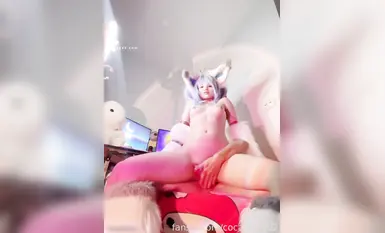 fansly娃娃臉蘿莉【cocacla2002】高質量COSer 自摸吃雞啪啪 (1)