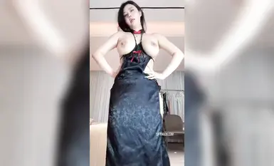 巨乳と美女神のコントラストがとってもエッチ。彼女は生放送で美しい姿勢で裸で踊っています。小道具はすぐに彼女のオマンコに挿入され、彼女はずっと卑猥な言葉を話します（7）