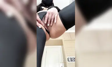 極品翹臀長腿絲襪女神【優優】定製視頻合集 (95)