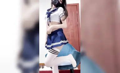 最高の小悪魔は偽のチンポを握ってオナニーし、様々なセクシーなユニフォームを着替えて誘惑する（4）