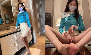 The most popular goddess with beautiful legs on Twitter - Chloe Feifei Korean stewardess uniform, big eyes pure and watery