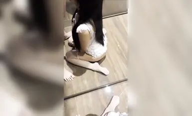 Loli harimau putih terbaik di Twitter "Kitty Tidak Makan Ikan" Ziwei, yang melakukan split, dilatih oleh protagonis lelaki dan sangat patuh! Perempuan jalang humanoid yang sangat comel telah disetubuhi dan memanggil ayah untuk datang (2)