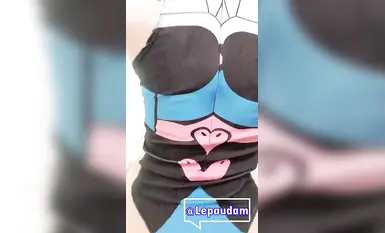 สาวน้อยแสนอ่อนโยน Loli 『LepALuli2kVN』 ถูกพ่อผู้เป็นเจ้านายดึงตัวด้วยผมหางม้าสองข้างและถูกสอดใส่จากด้านหลัง และช่องคลอดไร้ขนของเธอถูกเติมเต็มด้วยจู๋ขนาดใหญ่ (4)