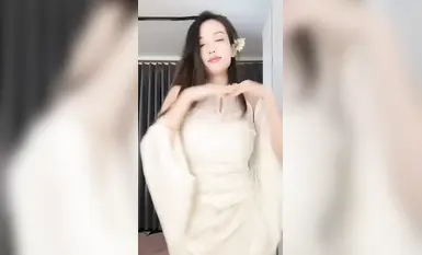 วิดีโอของสาว Ah Heiyan ที่มีขาสวยยาวและหน้าอกใหญ่ที่ตัดกันได้ดีที่สุดอย่าง "AY's Fantastic Diary" ใน Douyin ได้ถูกรั่วไหลออกมาแล้ว เธอมีศักดิ์ศรีต่อหน้าคนอื่น แต่เป็นผู้หญิงใจร้ายที่อยู่ข้างหลังคนอื่น เธอคือที่วางปืนที่สมบูรณ์แบบ! 2