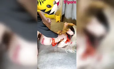 Dewi lucah teratas "A little Yingying (Ia Taotao)" Kerana pembantu rumah comel melakukan kaedah menghisap sperma harimau putih untuk memerah jus dan menitiskan sperma ke dalam mata HD asli