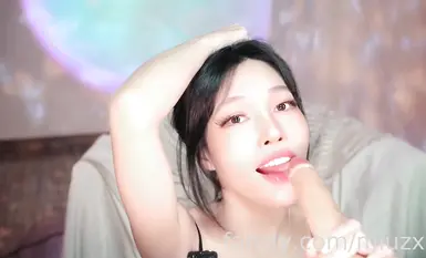 미우즈크 아름다운 가슴, 외모, 자위 라이브 방송 (1)