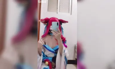 Gadis cosplay yang tidak manis dan memakai topeng mempunyai perasaan amatur yang kuat. Terdapat juga beberapa tempat erotik. Ia patut dilihat (3)
