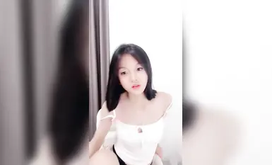 新人主播  超級粉嫩的校花級主播源源 舌釘口交 剛下海就跪在馬桶上被操，道具調教，胸推，舌釘小嘴性感口交，各種姿勢爆操 (20)