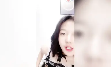 新人アンカーの超ピンク校長美人アンカーのユアンユアン舌スタッドフェラは、海に入ったばかりでトイレに跪いて犯され、小道具トレーニング、胸押し、舌スタッド小口セクシーフェラ、様々な体位爆発（29）