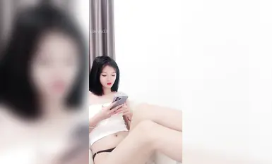 Bagong anchor super pink school beauty anchor Yuanyuan tongue stud blowjob kakapasok lang sa dagat at lumuhod sa inidoro para ma-fucked, props training, breast push, tongue stud maliit na bibig sexy blowjob, iba't ibang posture na pagsabog (50)