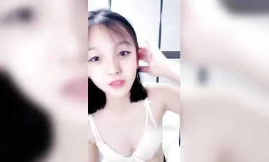 新人主播超级粉嫩的校花级主播源源舌钉口交刚下海就跪在马桶上被操，道具调教，胸推，舌钉小嘴性感口交，各种姿势爆操(63)