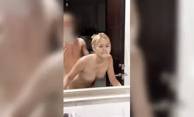 極品美乳完美身材母狗，一線天無毛粉鮑，大尺度付費啪啪口交自拍視圖 (9)